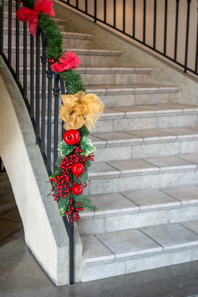 bespoke-staircase-christmas-stairs